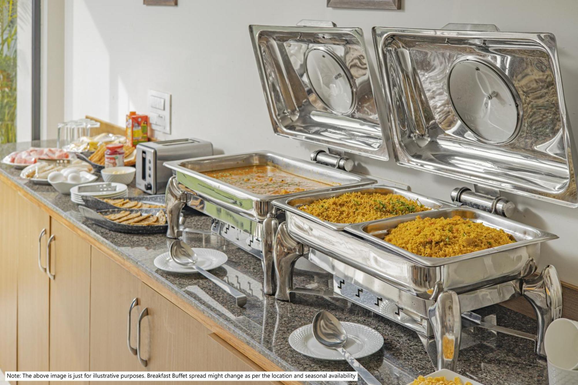 Treebo Emirates Suites Indiranagar Bangalore Bagian luar foto